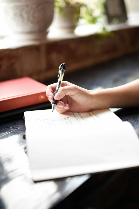 Bio Writing for DJs and Producers